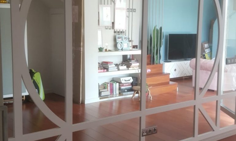 Puerta con cristalera